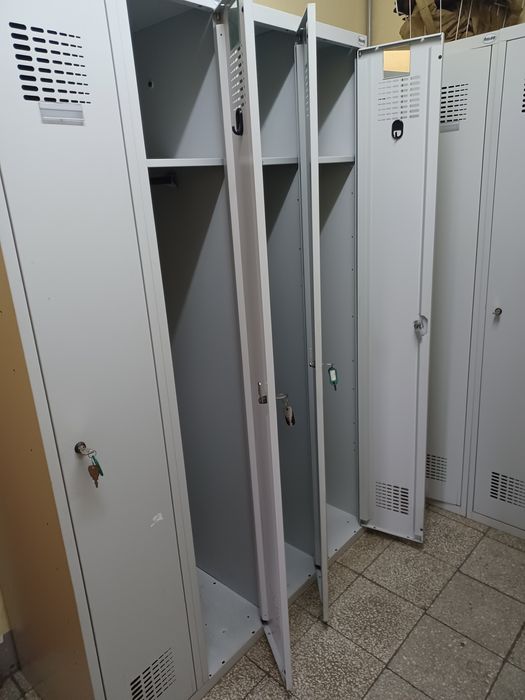 Szafka ubraniowa bhp. Wym.180cmx35cm