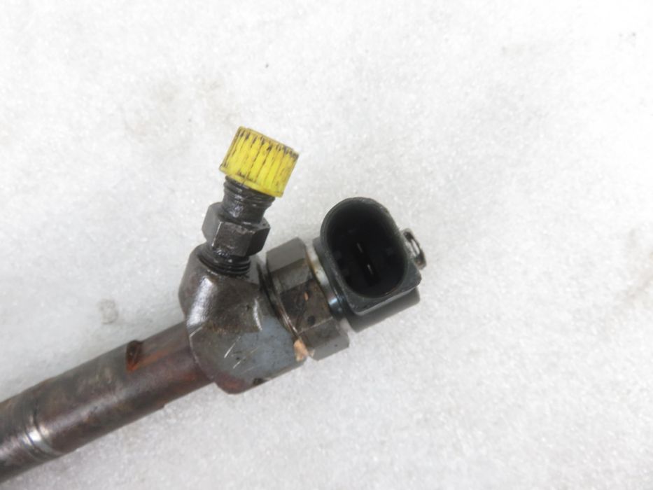 Wtryskiwacz Mercedes W203 C 220 Cdi 143