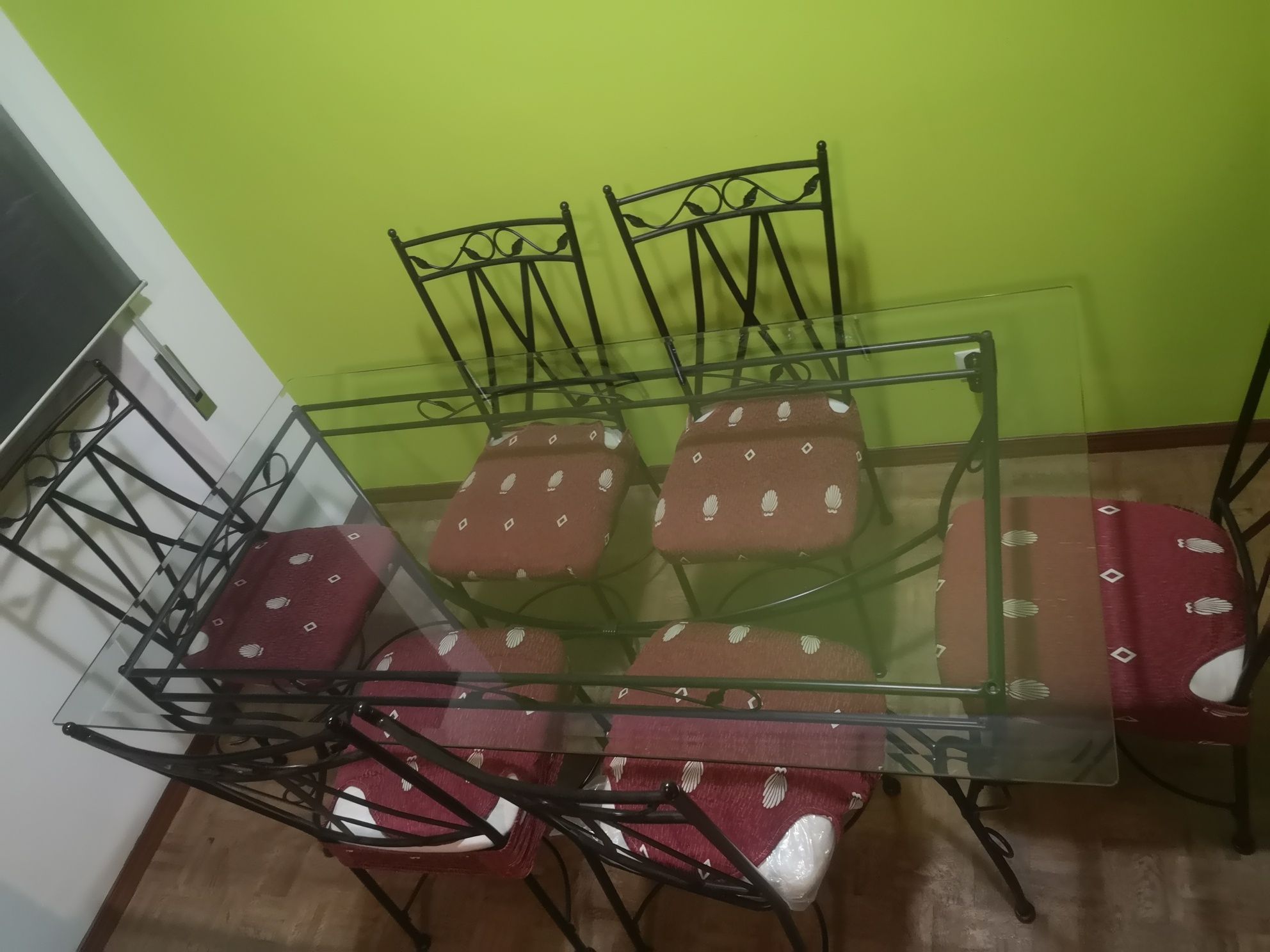 Conjunto Mesa de jantar com seis cadeiras e mesa de centro (1.75 X 0.9