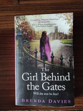 The Girl Behind the Gates ksiazka po angielsku
