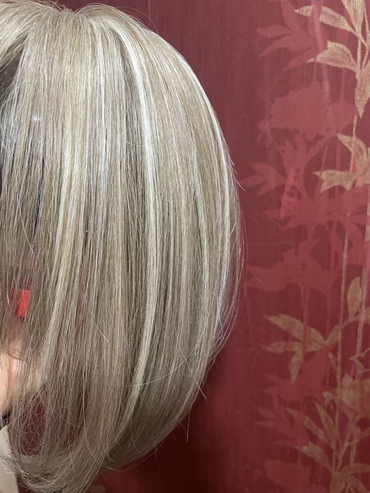 Продам парик светло-русый