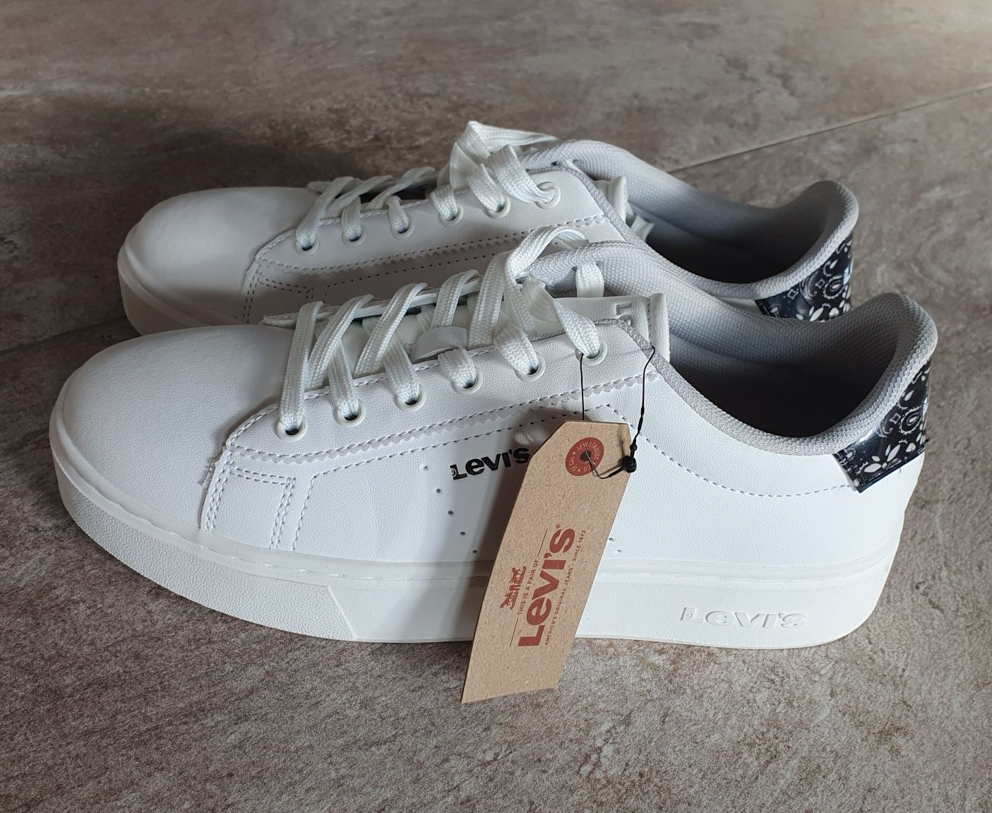 Levi's buty sneakersy białe 39 nowe