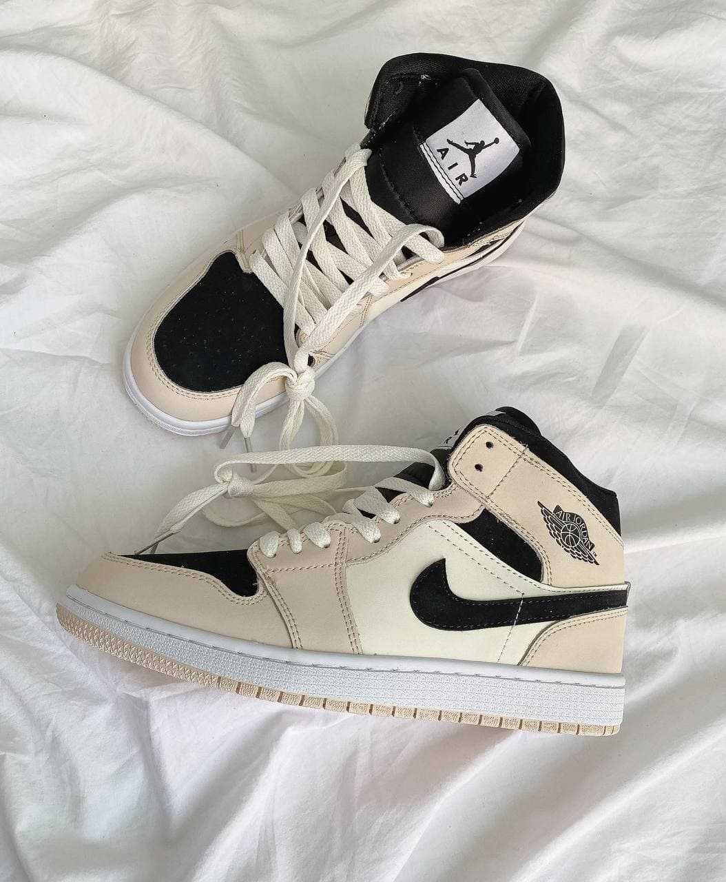 N1ke Air Jordan 1 Beige/Black