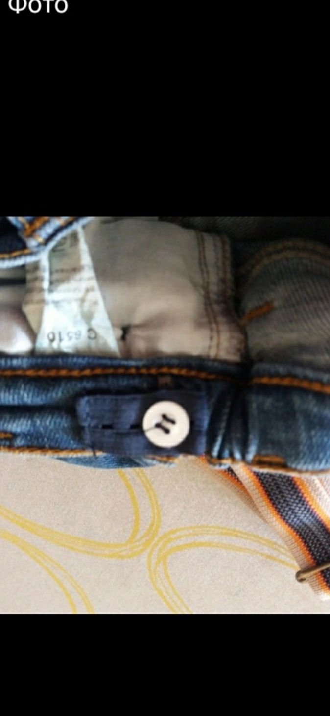 Стильные зауженные джинсы для малыша.