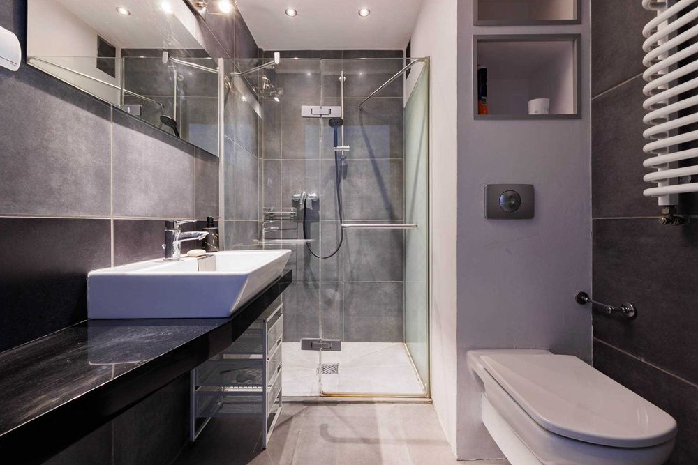 Piękne studio z balkonem i garażem blisko linii szybkiego tramwaju