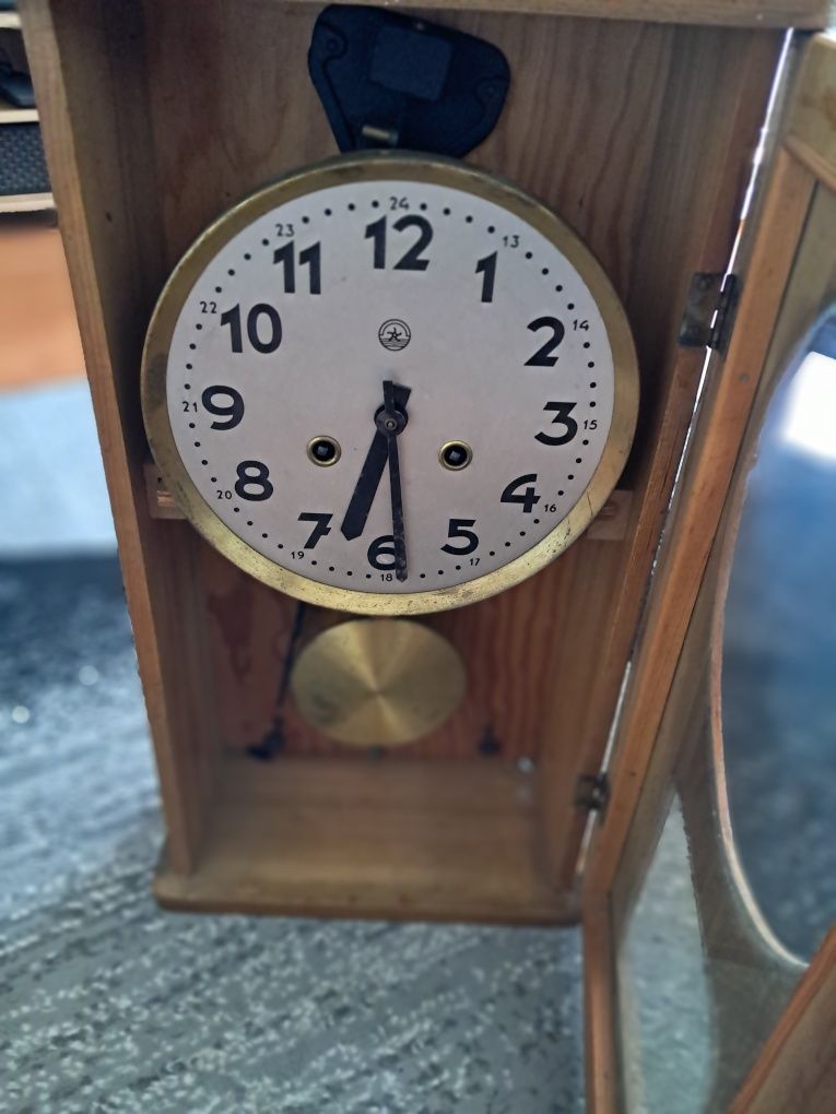 Stary zegar antyk