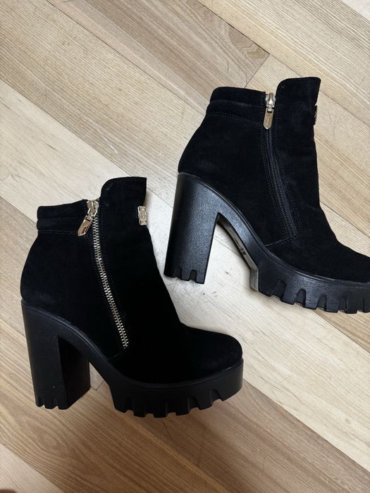 Черевики жіночі осінні з утепленням. Натуральний замш