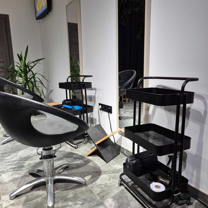 Оренда робочих місць в салоні краси