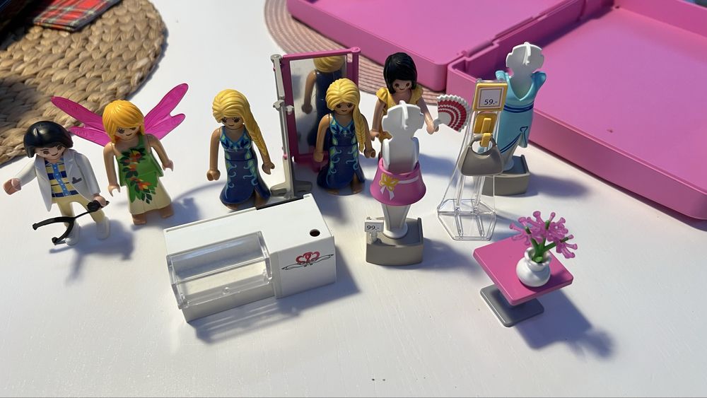Zestaw sklep Playmobil kilka ludzików więcej.