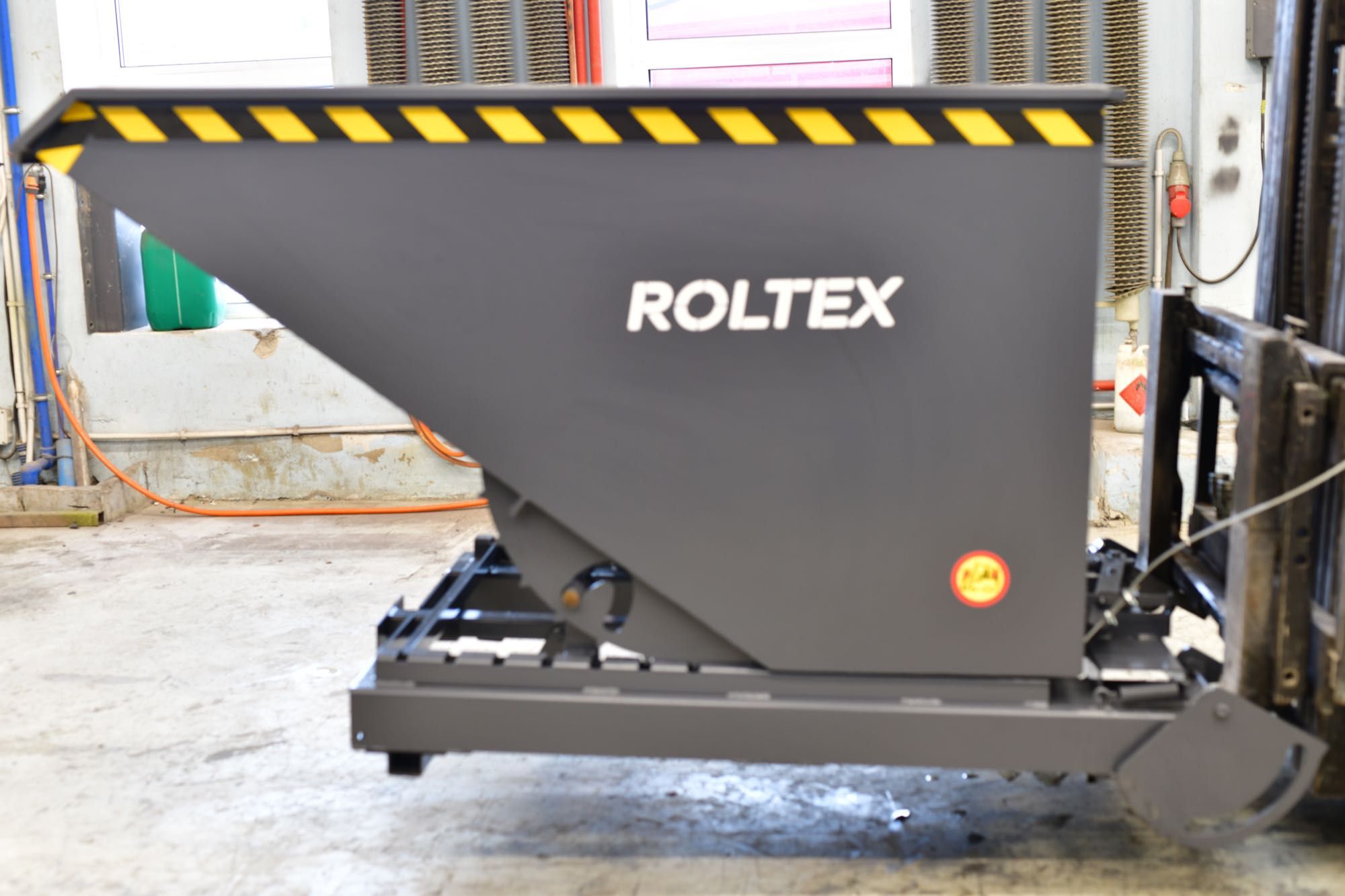 Kontener samowyładowczy / Kontener / Kontener pod wózek widłowy 1100L