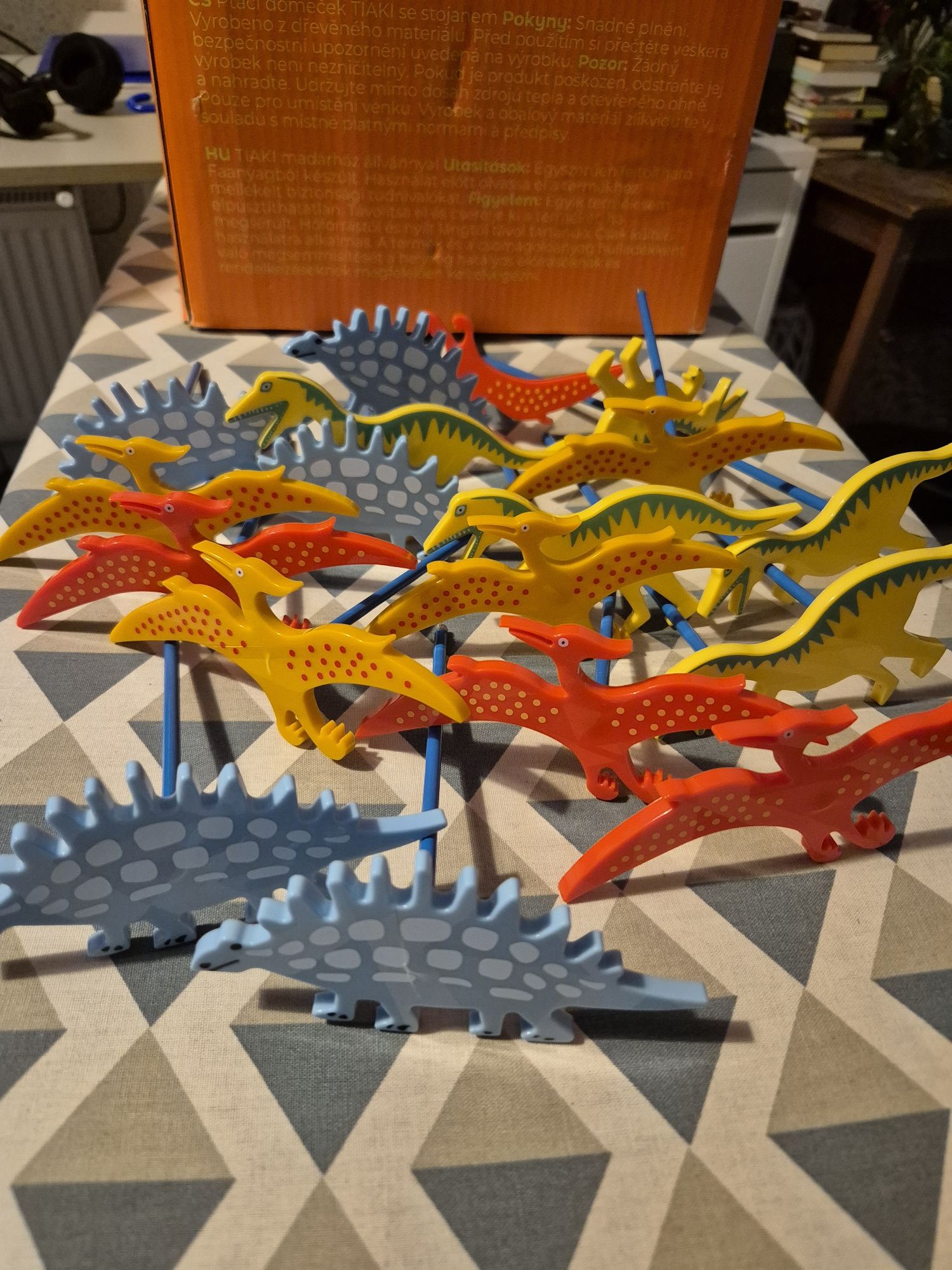 Wesoła lampa sufitowa dinozaury