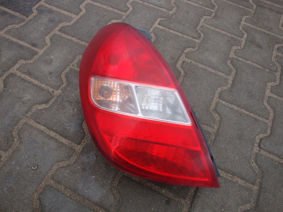 hyundai i20 08-12 lampa lewy tył europa