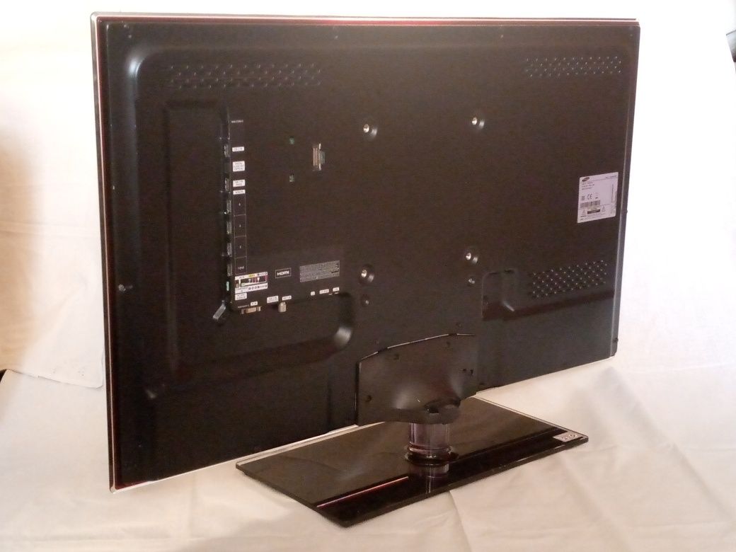 Телевизор Samsung UE40D5700RS(диагональ 101,6 см), Smart TV,