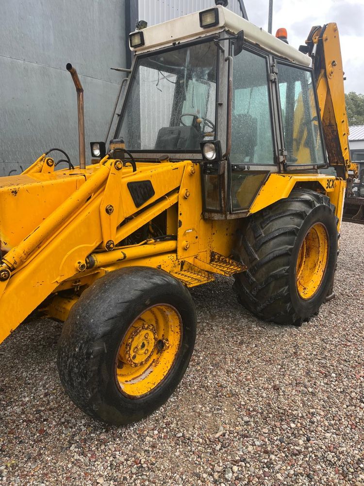 Koparko - ładowarka JCB 3CX 4x4