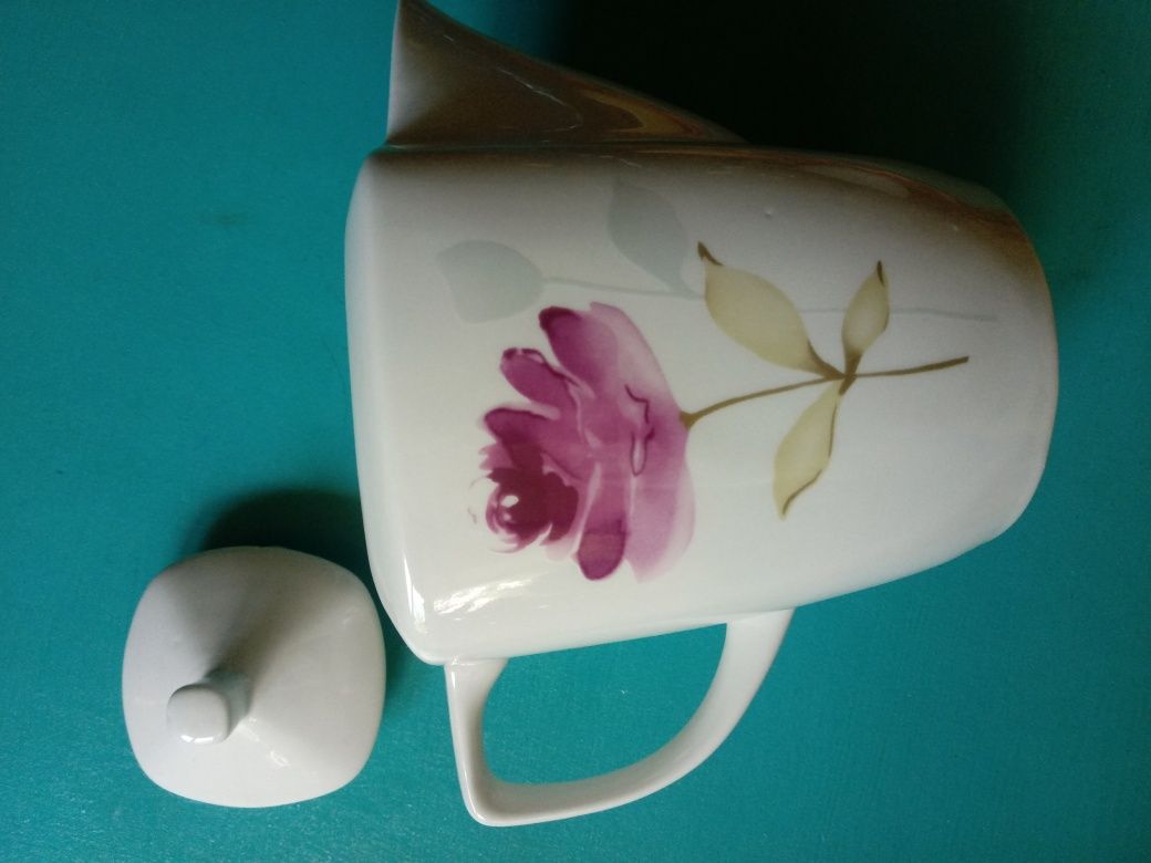 Porcelanowy dzbanek Domexa; 20cm wysokości