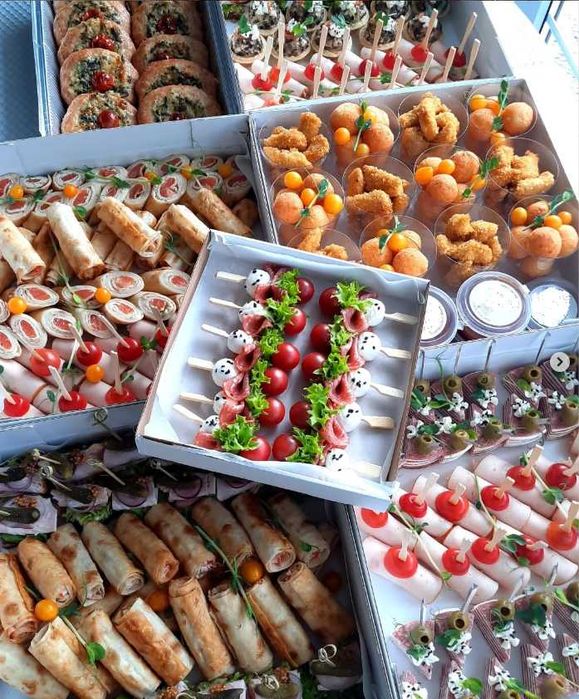 Плануєте свято?Фуршет боксы  Харків - Ексклюзивне меню до ваших свят.