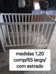 Cama de bebe com estrado