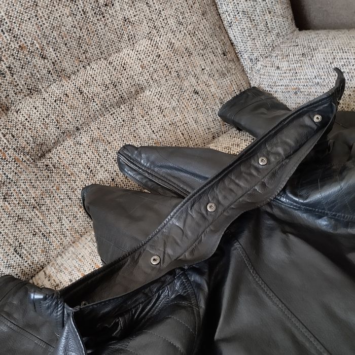 Продам шкіряну куртку bugatti