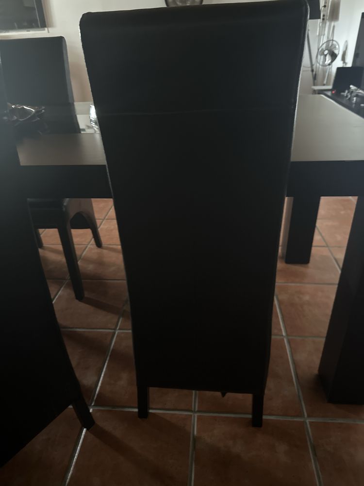 Mesa de sala e 4 cadeiras
