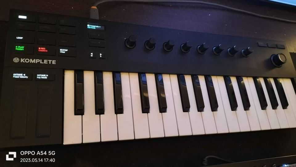 Komplete Kontrol M32