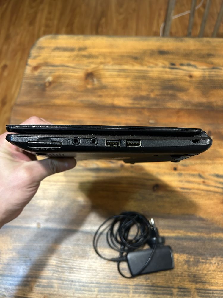 Продам нетбук Acer Aspire One D270