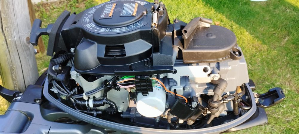 Yamaha F20 silnik zaburtowy Ponton ratiwniczy DSB 380