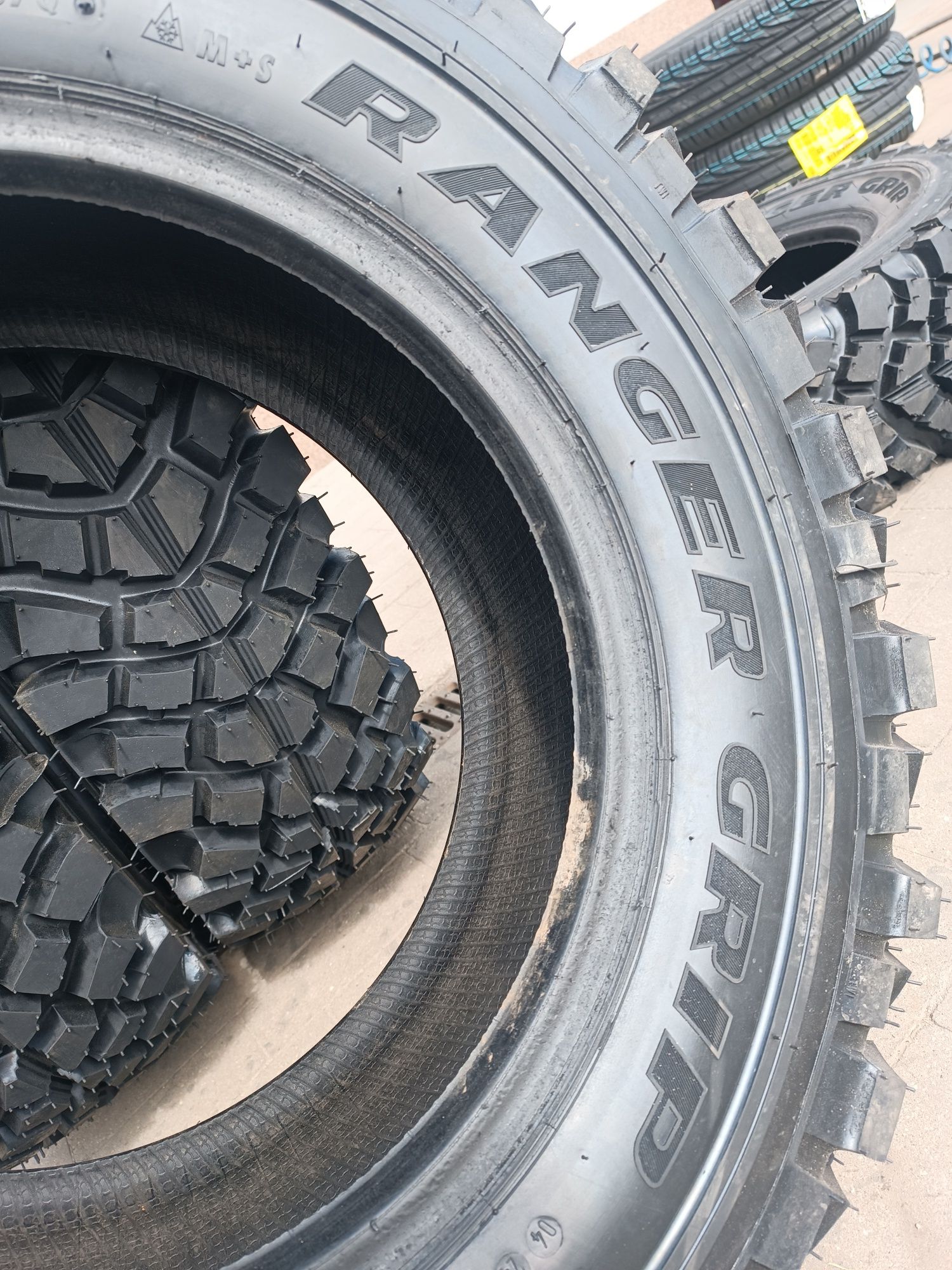 245/70R16  Ranger Grip M/T nowe opony bieżnikowane