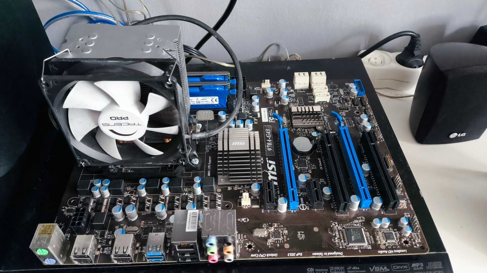MSI 970A-G43 + AMD fx-8320 z chłodzeniem i 16GB RAM