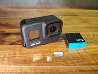 Екшн-камера GoPro Hero 8 Black + флешка 32Gb