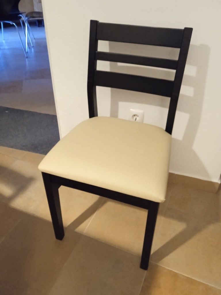 Conjunto Mesa com 4 Cadeiras