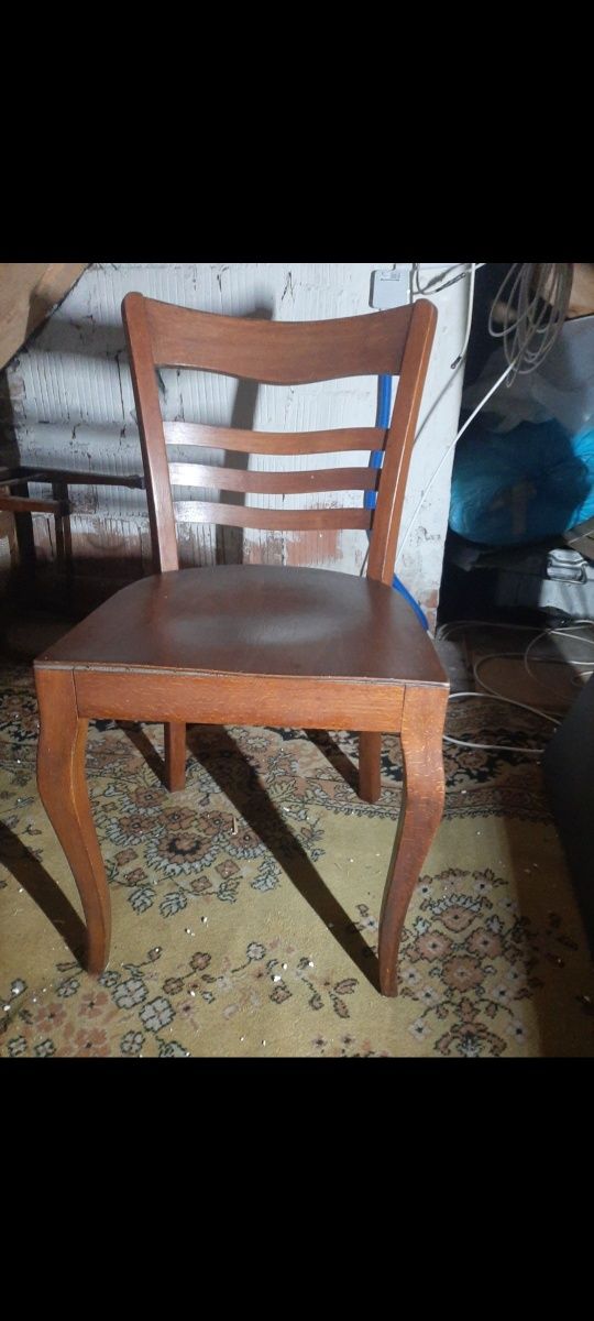Sprzedam stare krzesła 4 sztuki antyk