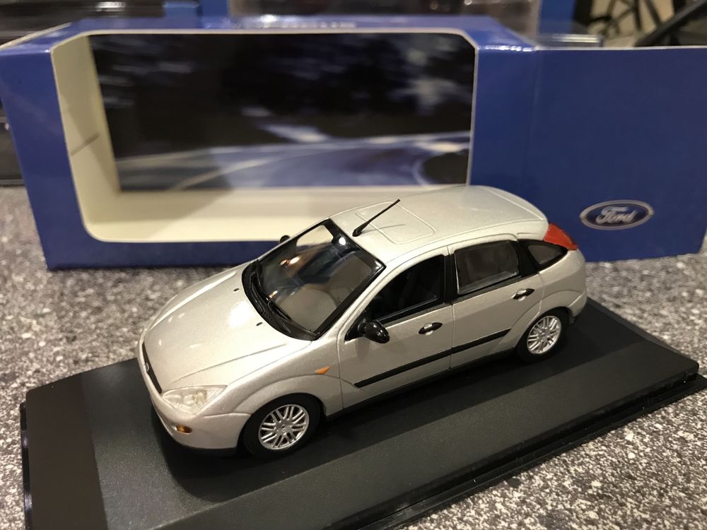 1/43 Ford Focus MK1 MINICHAMPS