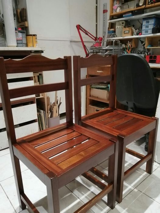Conjunto Cadeiras de Madeira