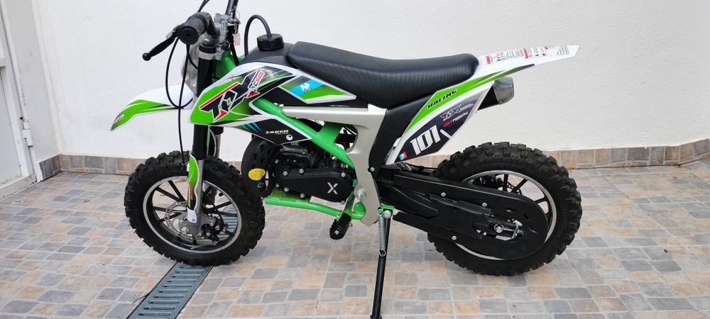 Mota Gasolina Criança