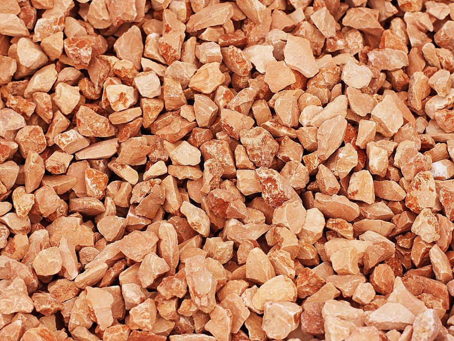 Grys Rosso Verona (12 - 16 mm) w ciepłej brawie. Kamień ogrodowy.