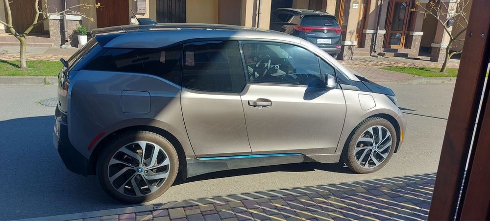 BMW I3 Rex гибрид