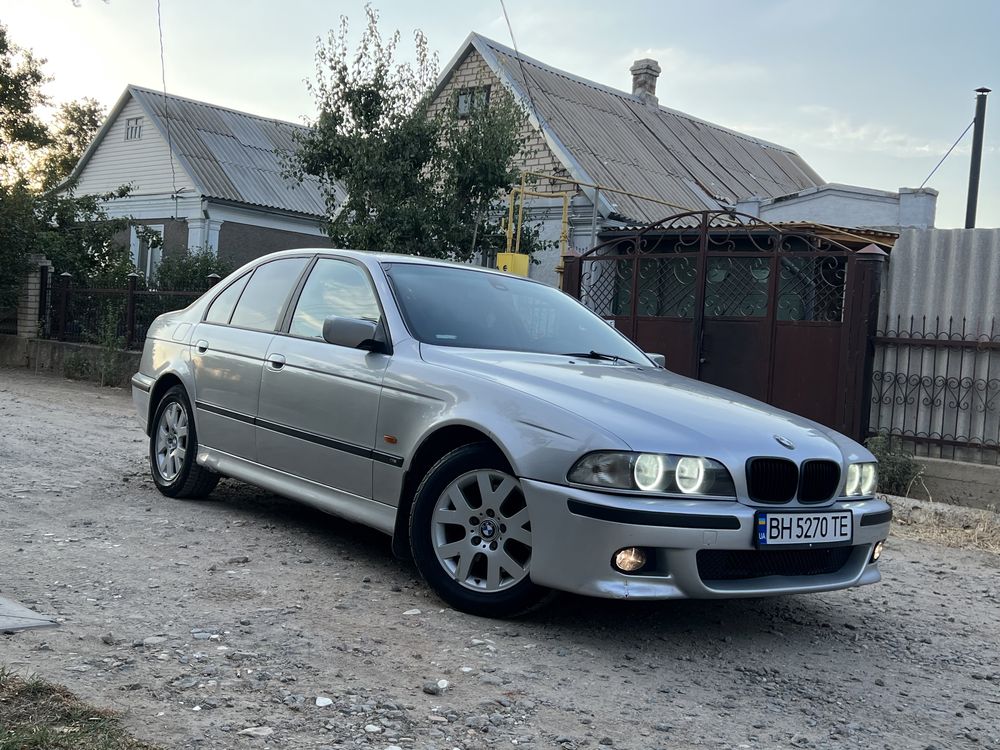Продам BMW e39, M54 3.0 2001 год Механика