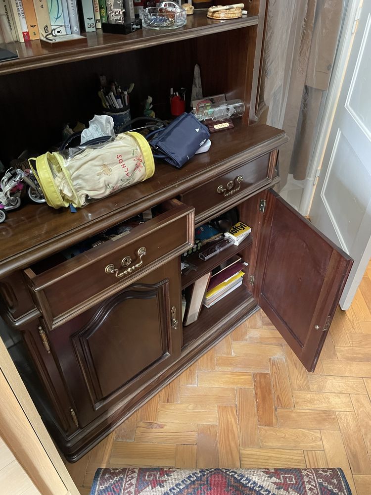 Vendo estante clássica em madeirs