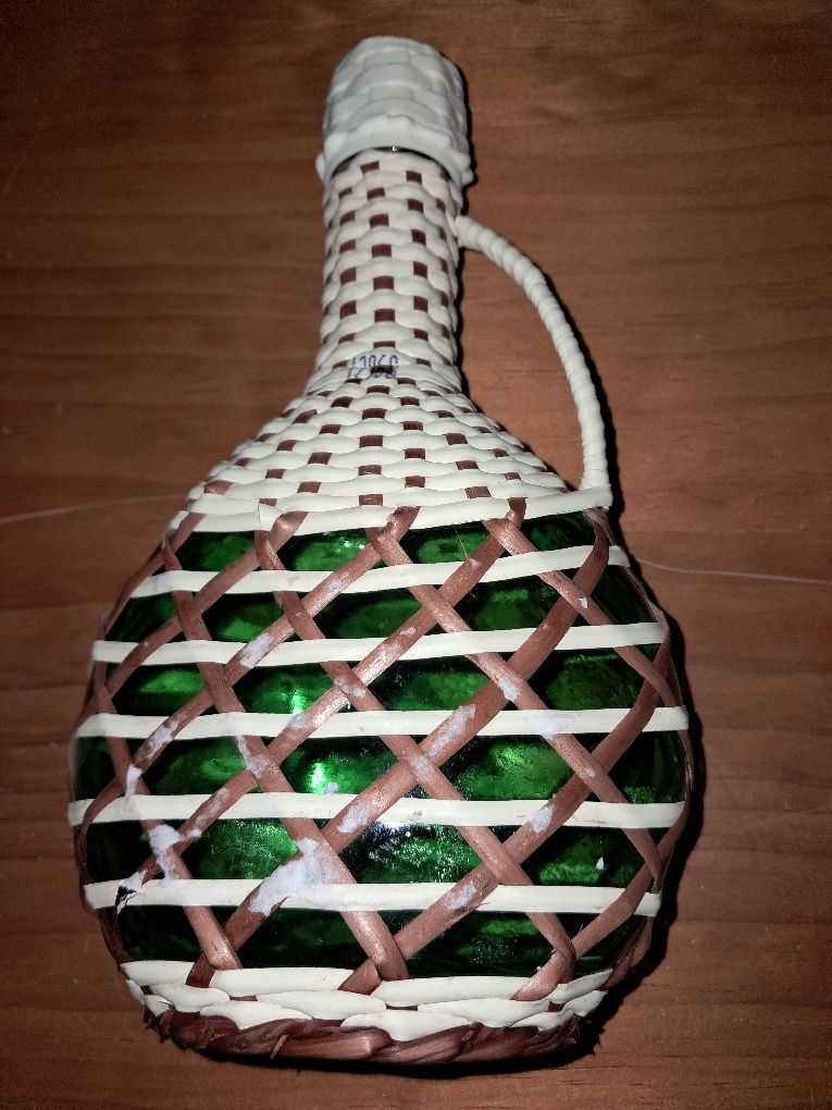 Garrafa decorativa com palhinha