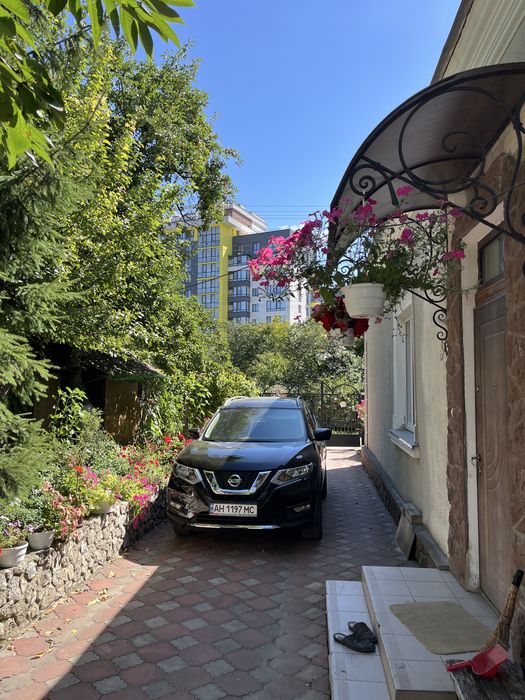 Продається домогосподарство в центральній частині м.Тернополя.