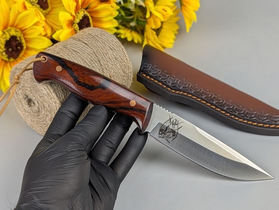 Ніж мисливця. Нож ручной работы с гравировкой.