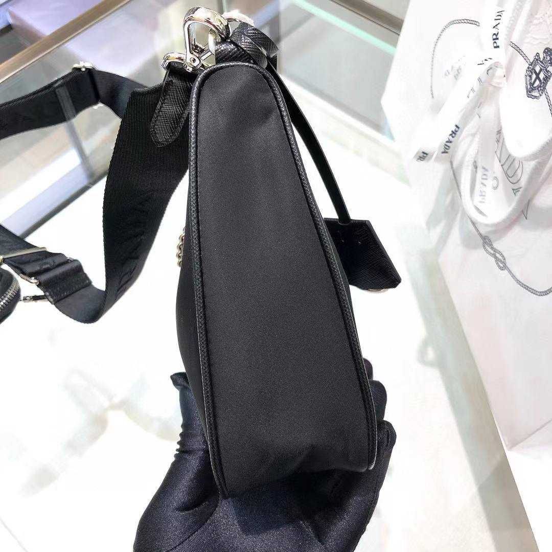 Сумка Prada Nylon Bag Re-Edition