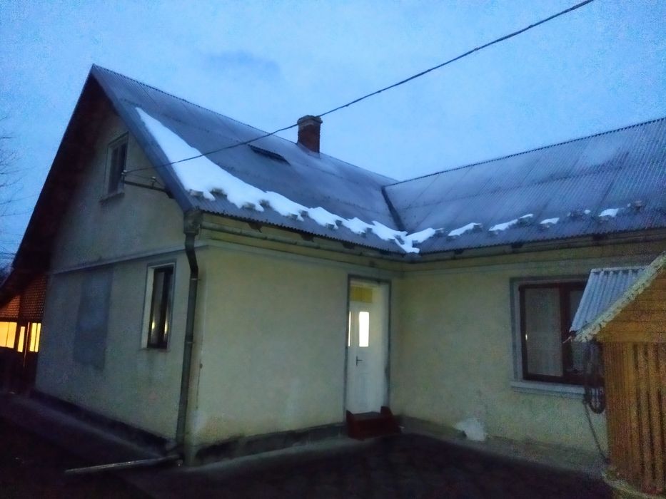 Здається  окремий будинок