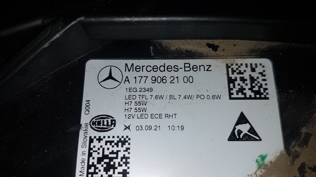 Lampa przód przednia lewa Mercedes w177