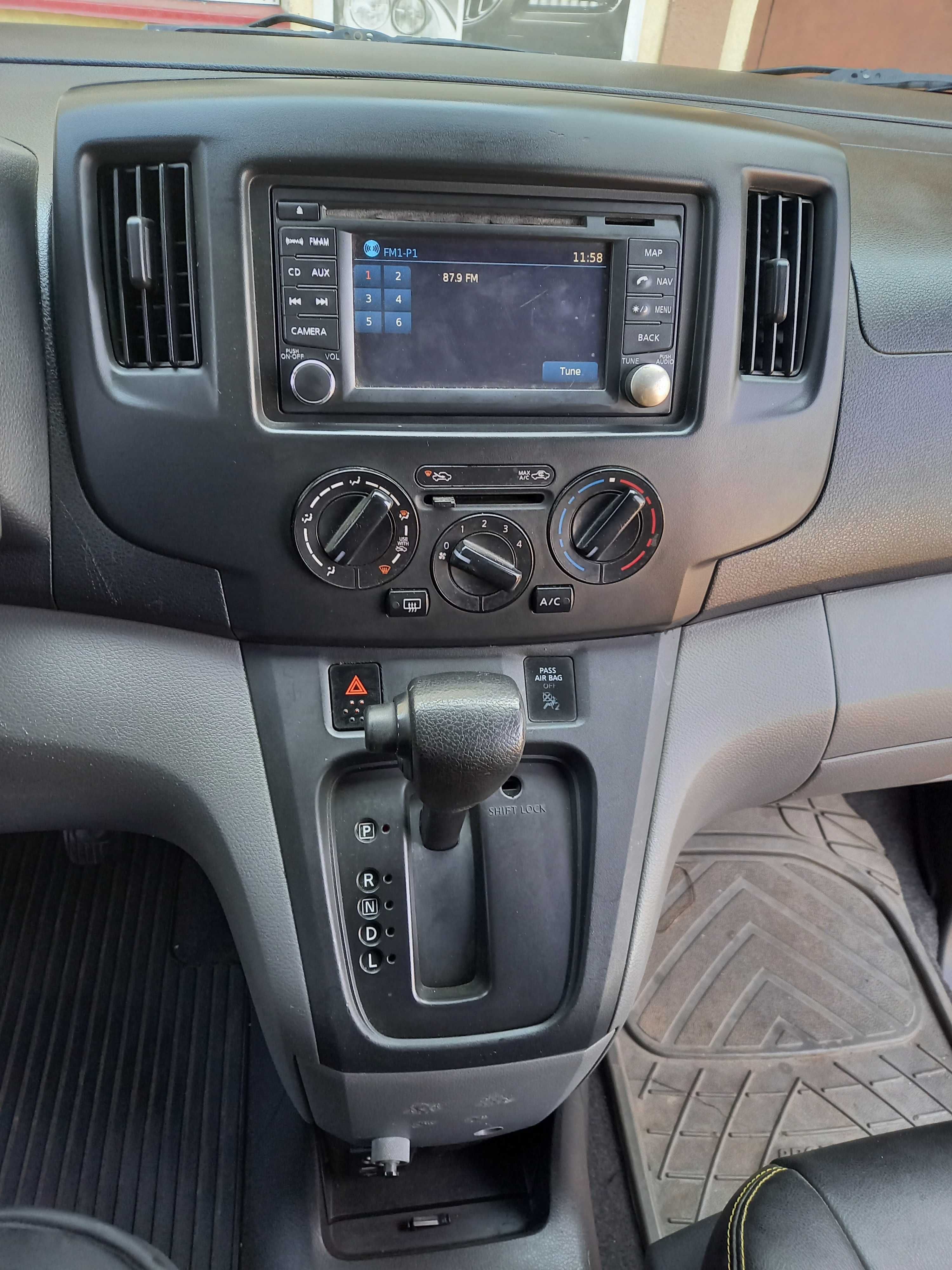Микроавтобус пассажирский Nissan NV200 Taxi NY