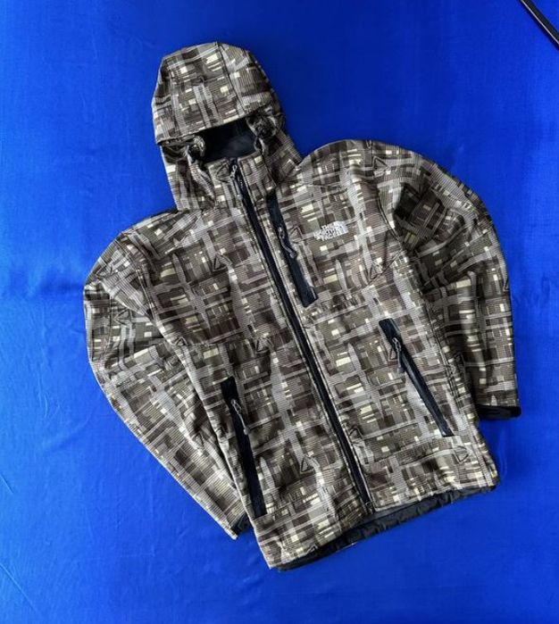 Куртка, софтшел  The north face, по бірці Л