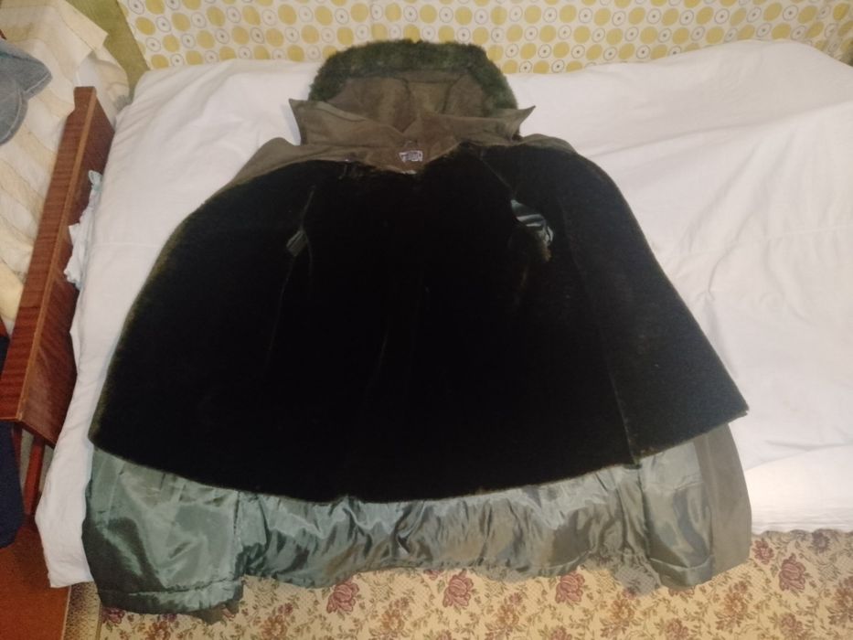 Продається пальто зимове жіноче.