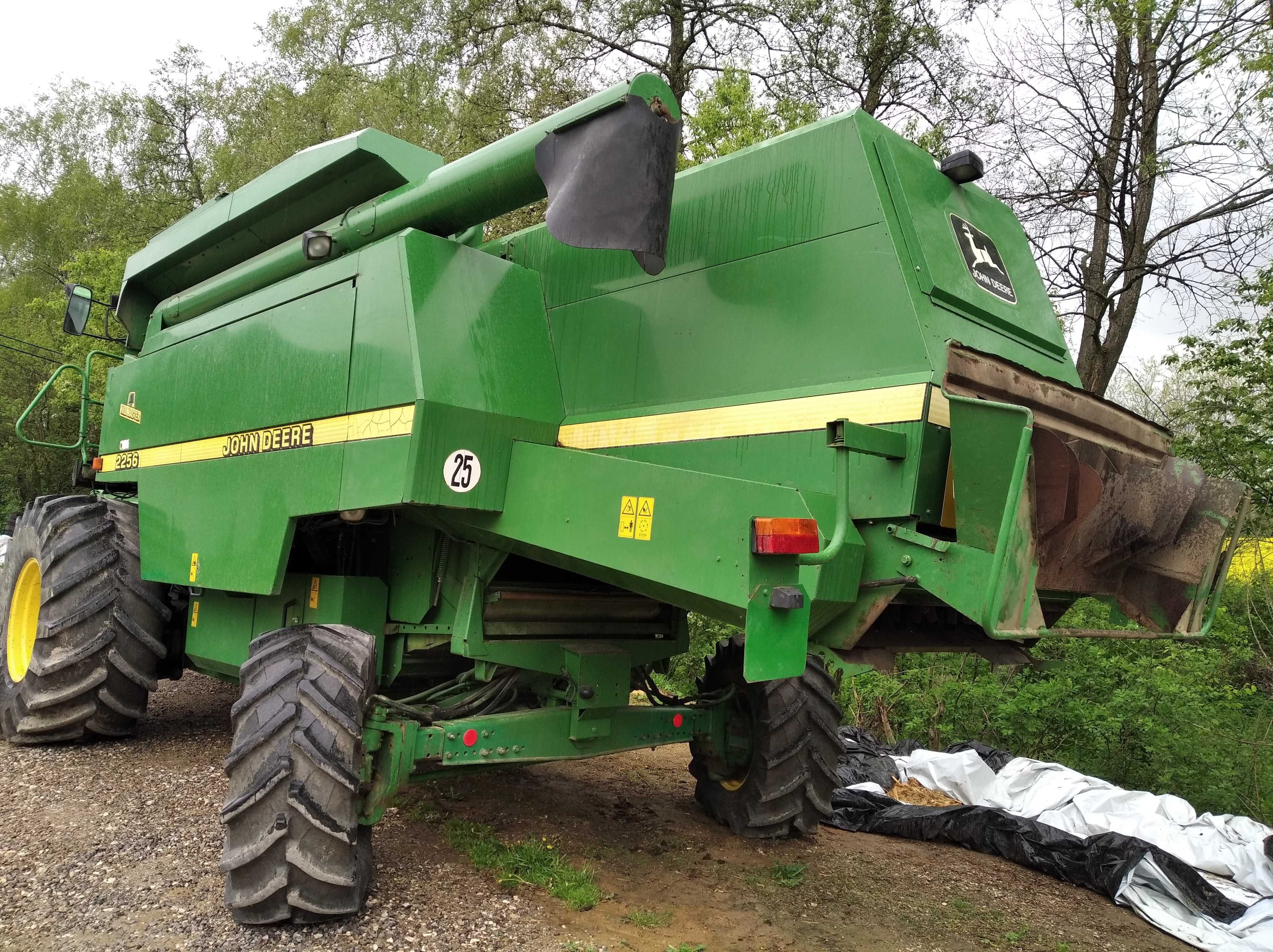 John Deere 2256 Hill Master 4x4