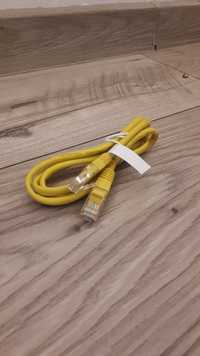 żółty kabel ethernet