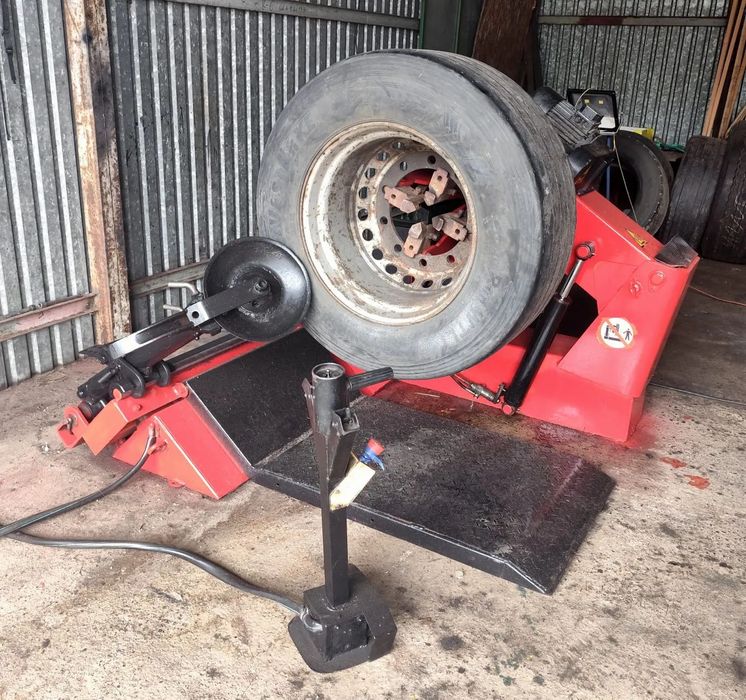 Montażownica ciężarowa Boxer King 5600 2009 r.